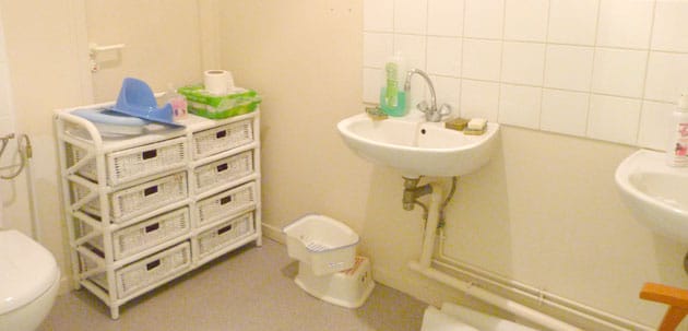 Sanitaires de l'école Montessori Tours